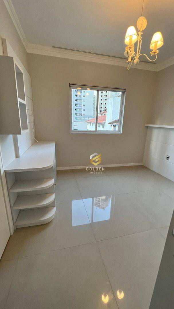 Apartamento à venda com 3 quartos, 122m² - Foto 12