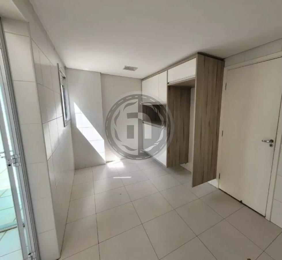 Apartamento à venda com 3 quartos, 143m² - Foto 1