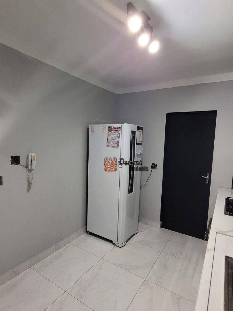 Apartamento à venda com 2 quartos, 67m² - Foto 2