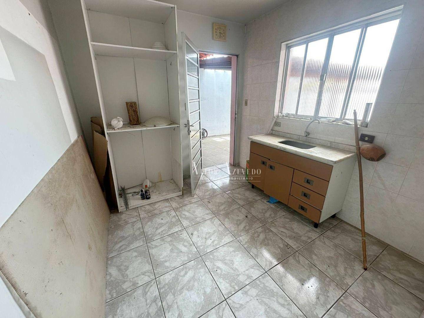 Casa à venda com 4 quartos, 173m² - Foto 14