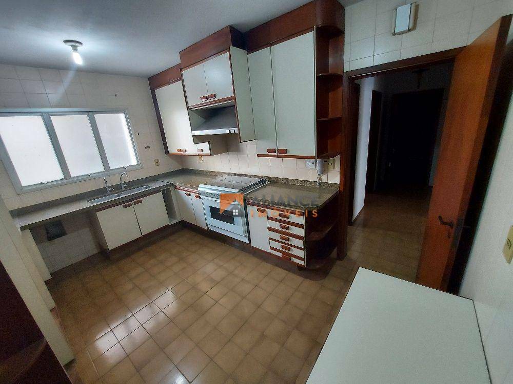 Apartamento à venda com 3 quartos, 149m² - Foto 17