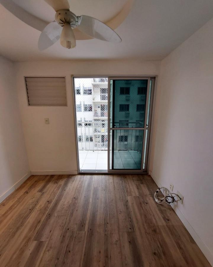 Apartamento à venda com 2 quartos, 62m² - Foto 3