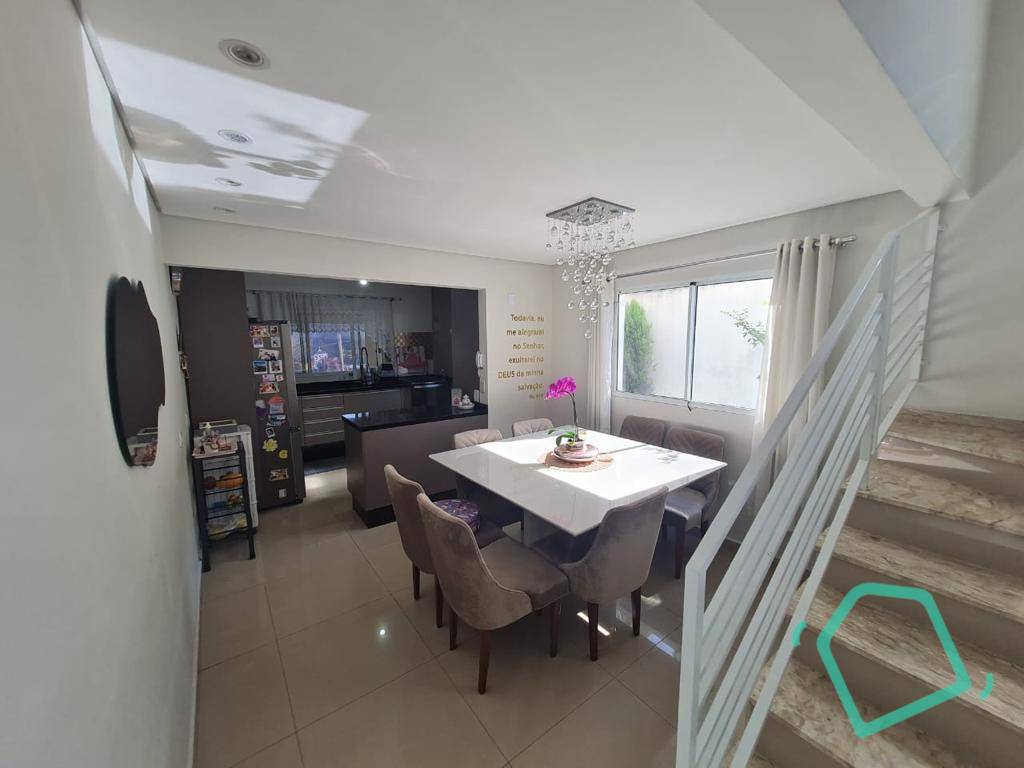 Casa à venda com 3 quartos, 97m² - Foto 4