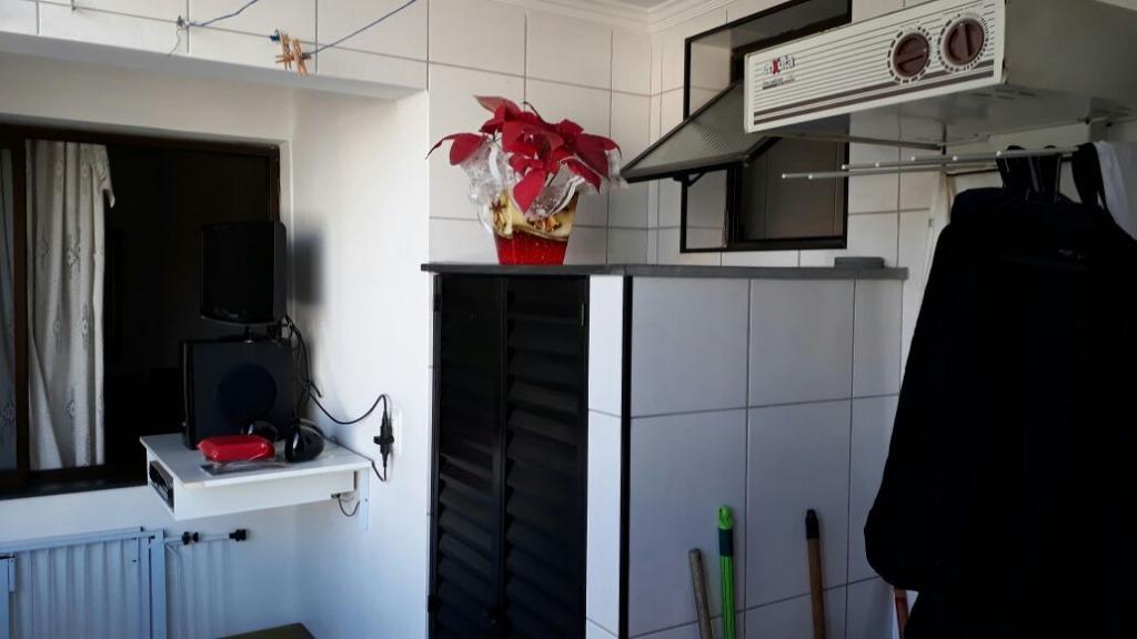 Apartamento à venda com 2 quartos, 70m² - Foto 17