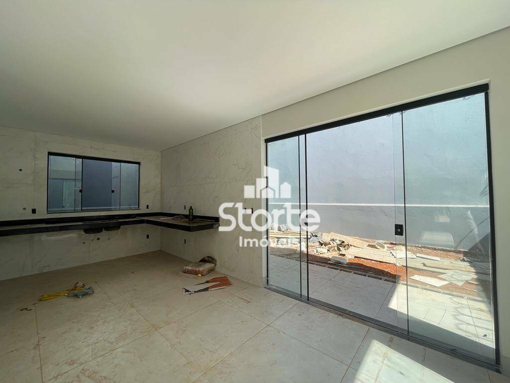 Casa à venda com 3 quartos, 130m² - Foto 4