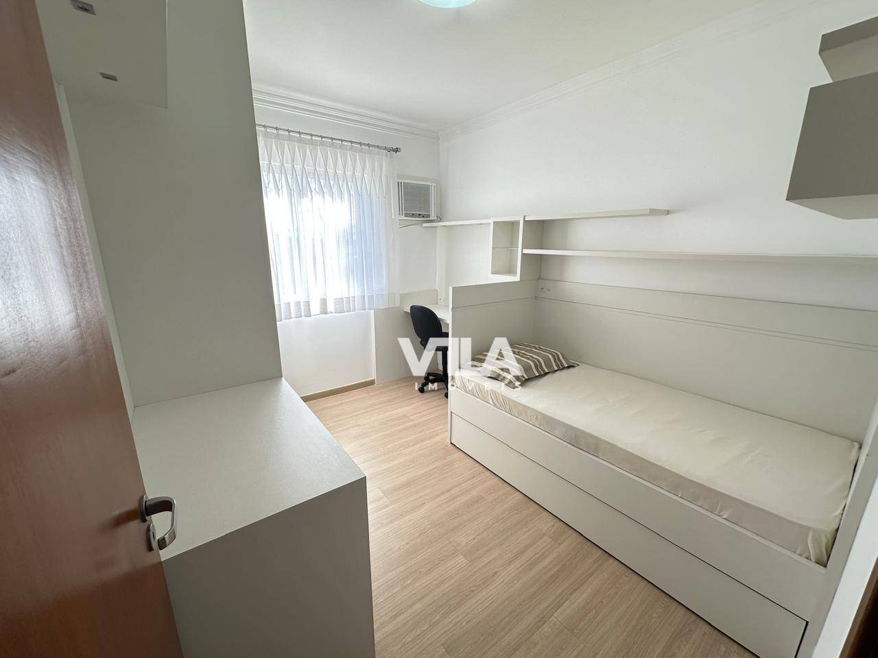 Apartamento para alugar com 2 quartos, 118m² - Foto 13