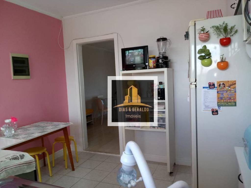 Apartamento à venda com 3 quartos, 96m² - Foto 11