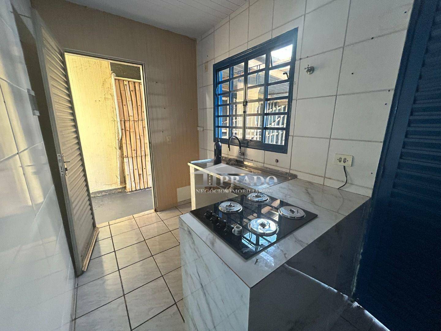 Casa para alugar com 2 quartos, 40m² - Foto 8