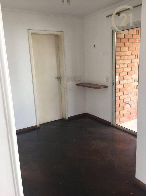 Apartamento para alugar com 3 quartos, 204m² - Foto 12