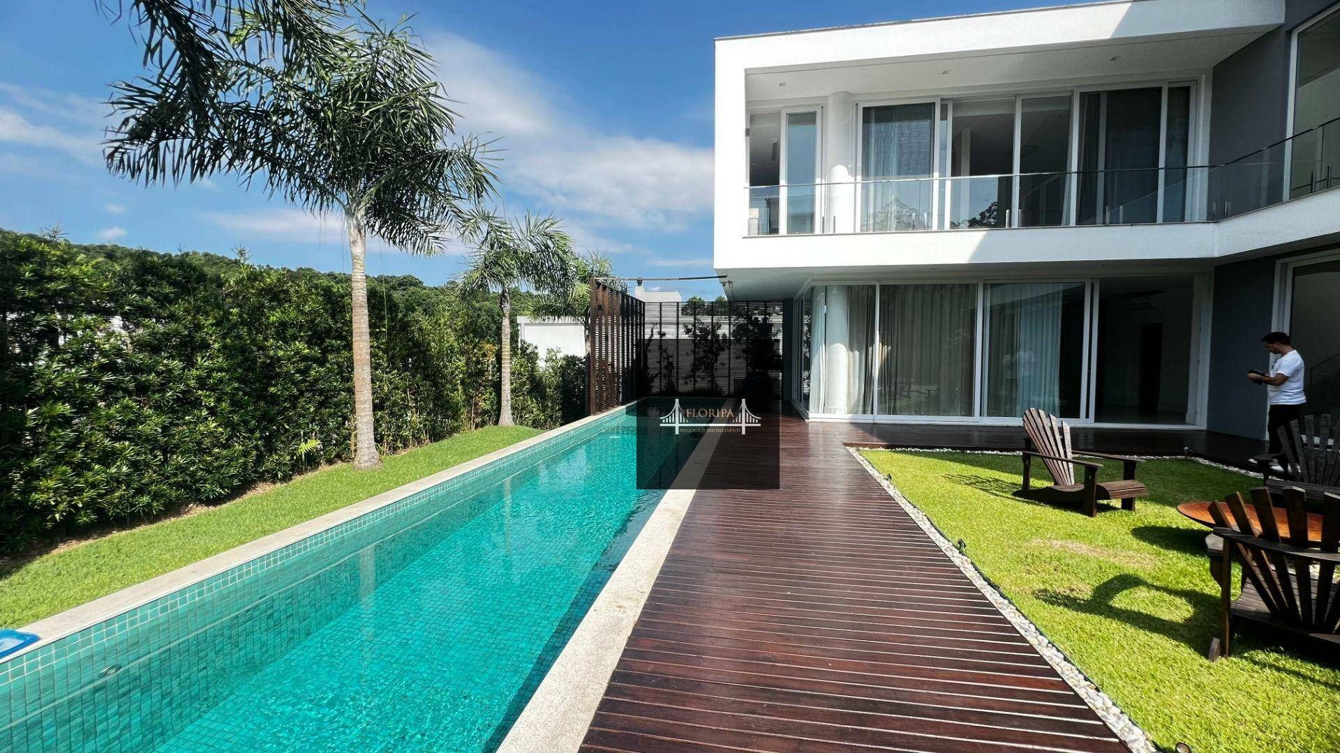 Casa de Condomínio à venda com 4 quartos, 488m² - Foto 2