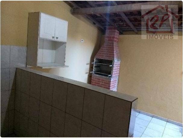 Casa à venda com 2 quartos, 60m² - Foto 2