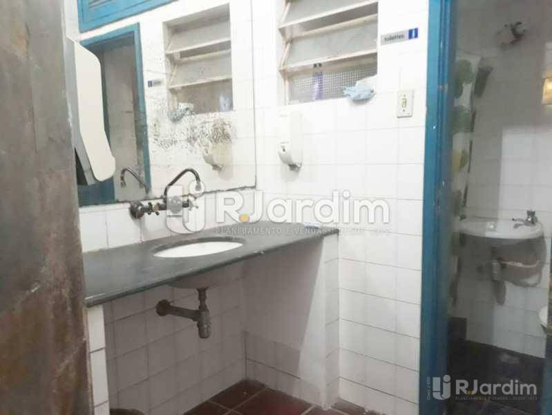 Casa para alugar com 4 quartos, 400m² - Foto 16