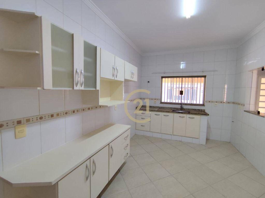 Casa para alugar com 3 quartos, 134m² - Foto 16