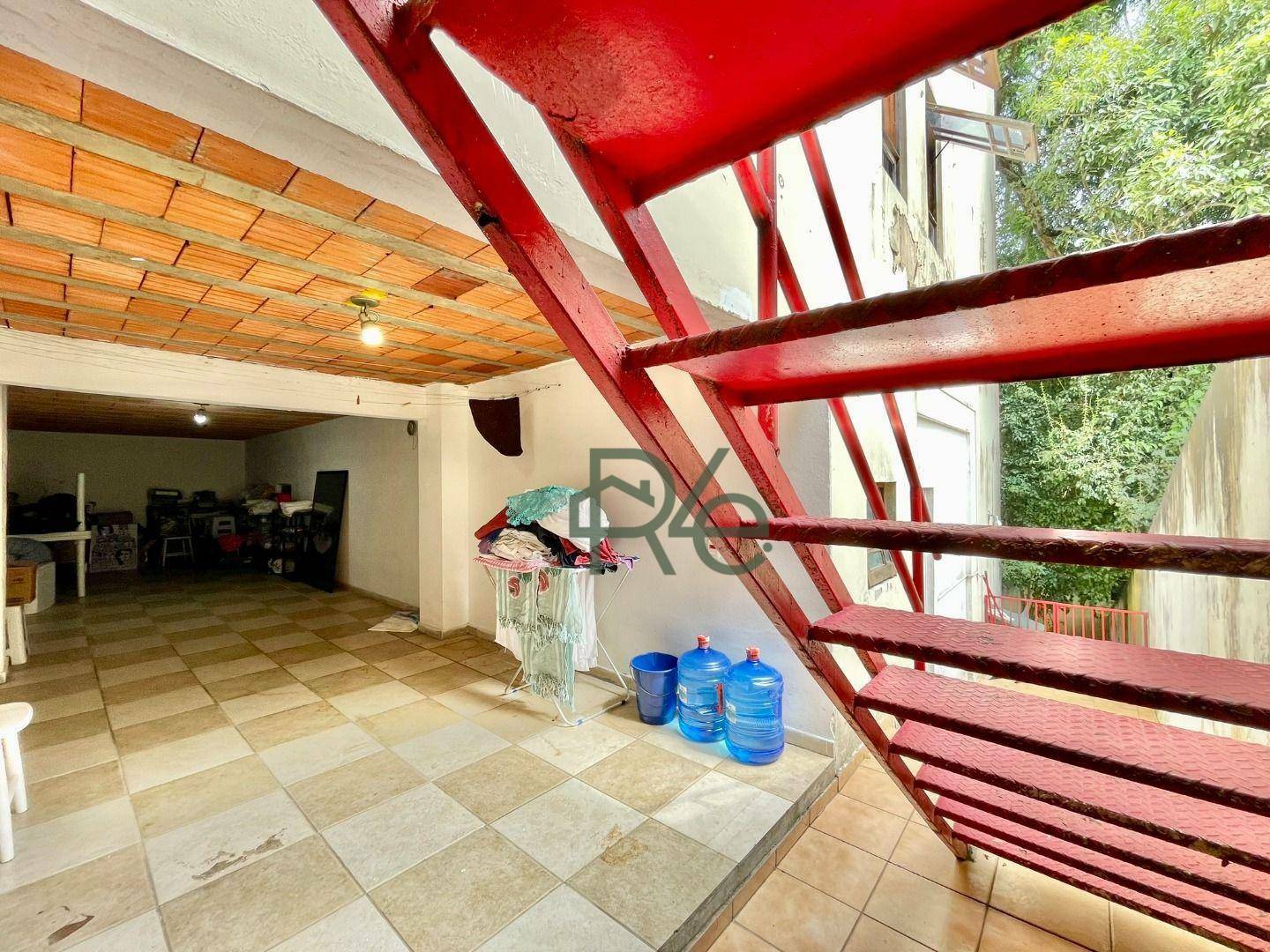 Casa de Condomínio à venda com 3 quartos, 233m² - Foto 35