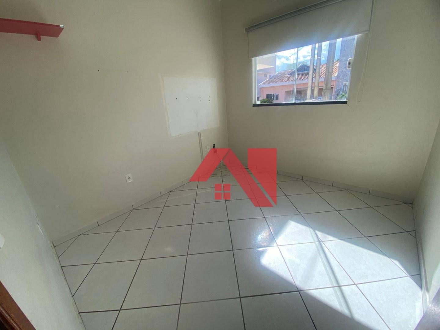 Casa para alugar com 3 quartos, 120m² - Foto 12