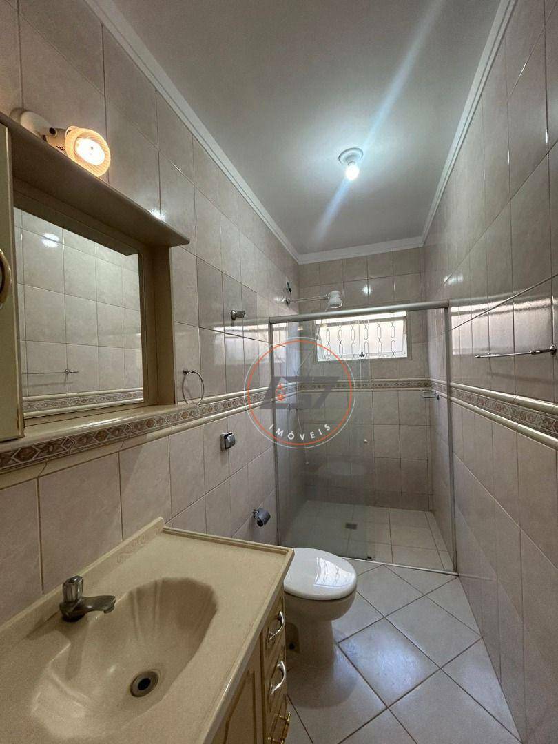 Casa para alugar com 3 quartos, 211m² - Foto 17