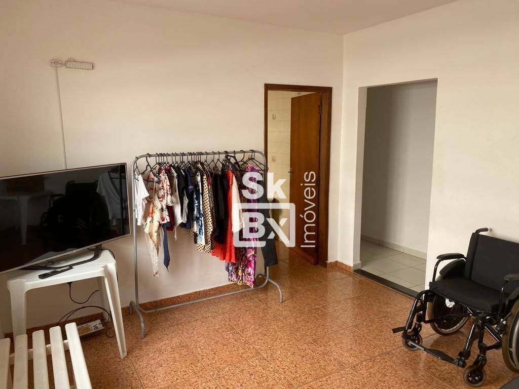 Casa à venda com 3 quartos, 200m² - Foto 9