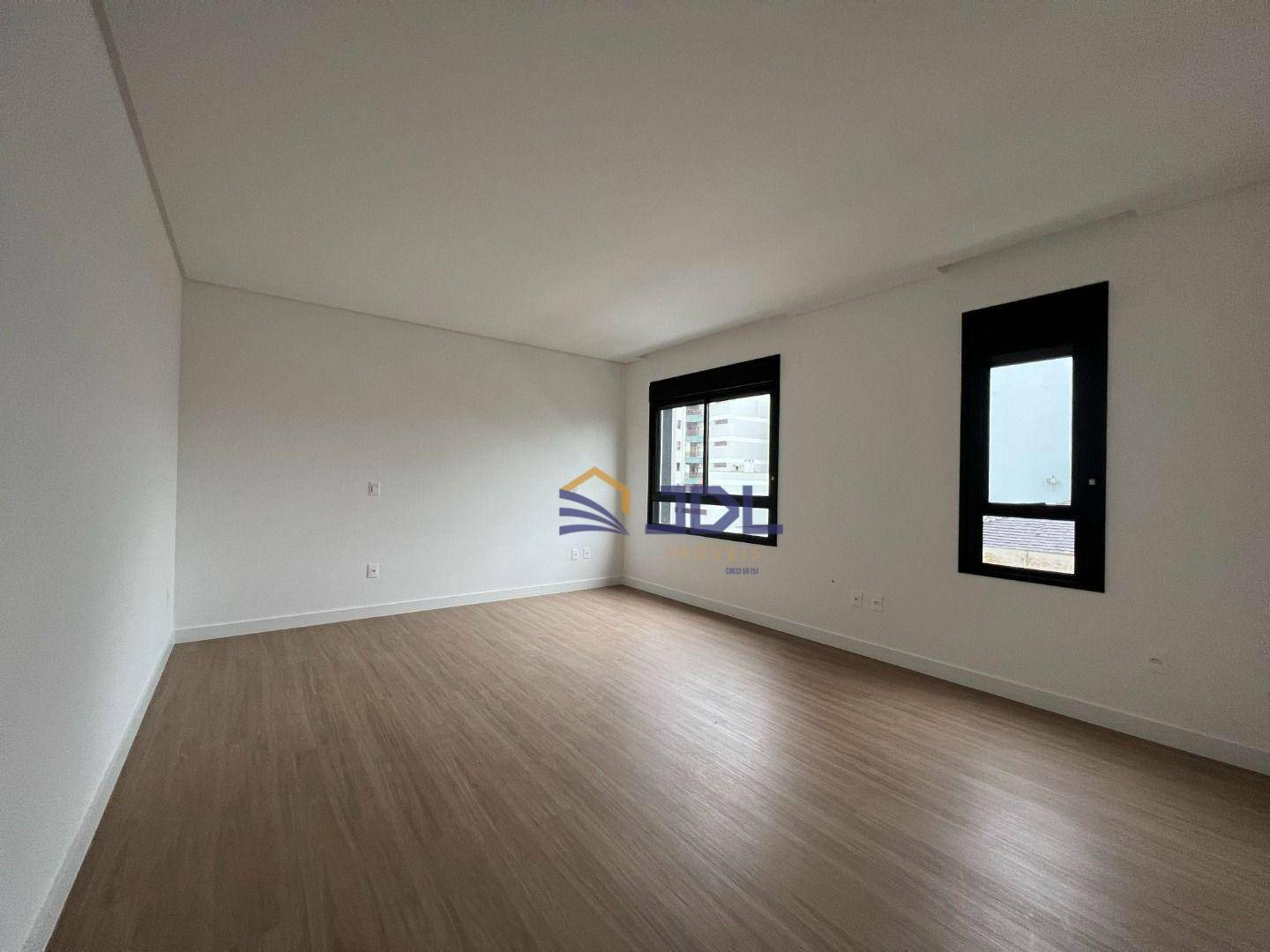 Apartamento à venda com 3 quartos, 163m² - Foto 15