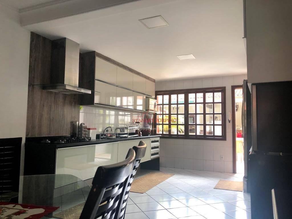 Casa à venda com 3 quartos, 260m² - Foto 25