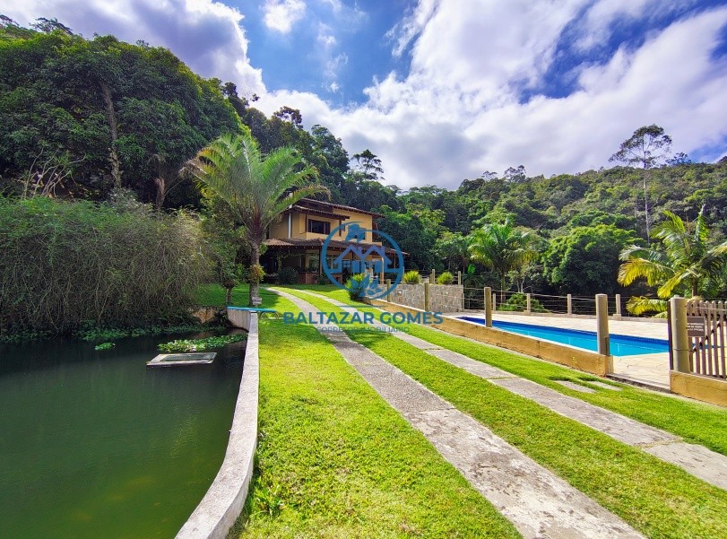 Chácara à venda com 3 quartos, 57000m² - Foto 1