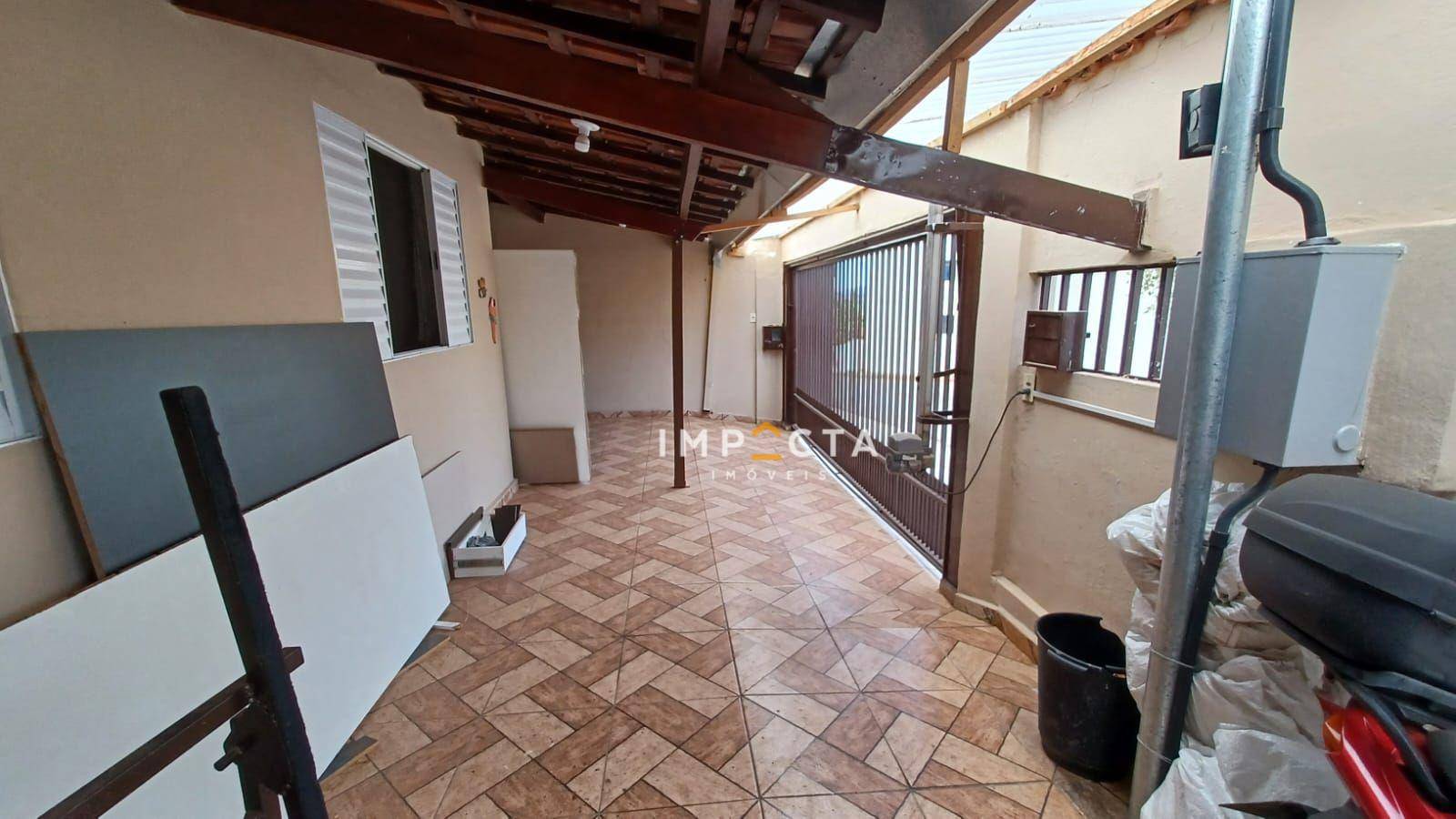 Casa à venda com 3 quartos, 100m² - Foto 2