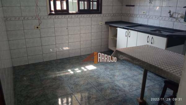 Sobrado à venda com 4 quartos, 300m² - Foto 10