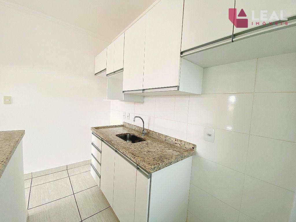 Apartamento para alugar com 2 quartos, 55m² - Foto 9