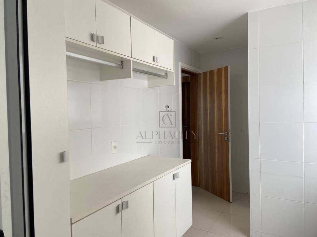 Apartamento à venda com 3 quartos, 235m² - Foto 11