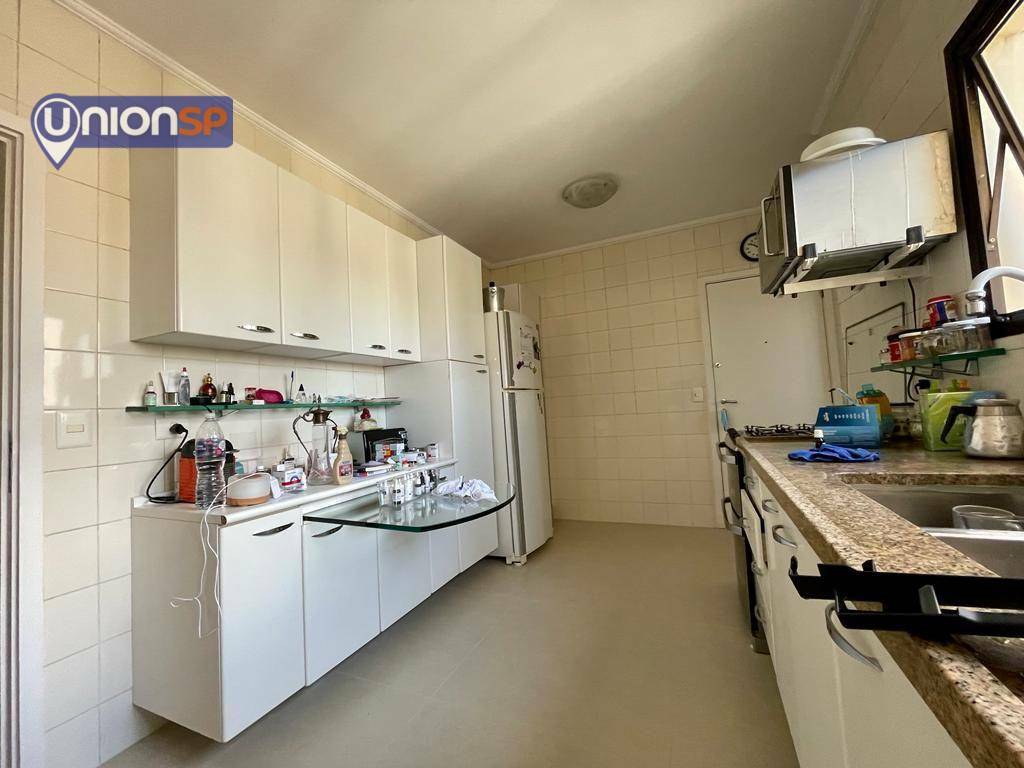 Apartamento à venda com 3 quartos, 151m² - Foto 10