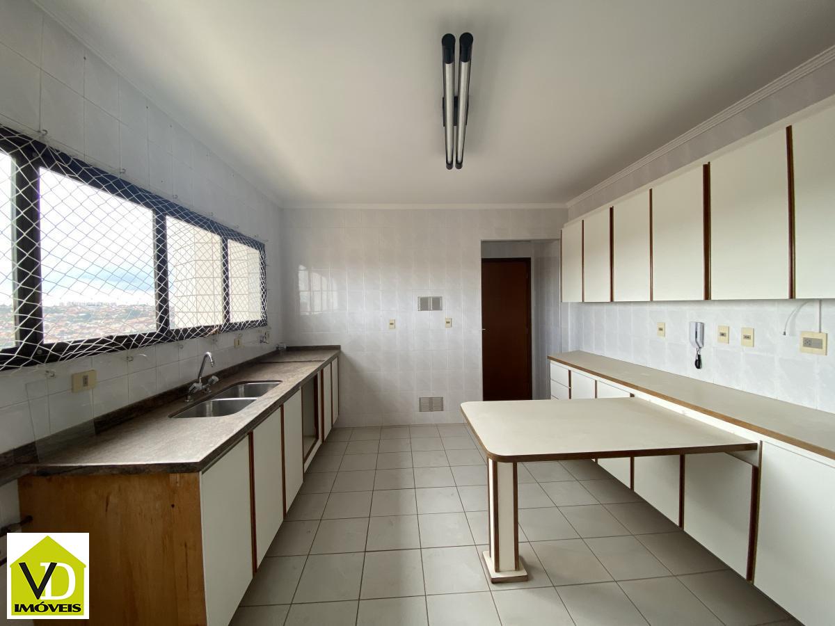 Apartamento à venda com 3 quartos, 180m² - Foto 7