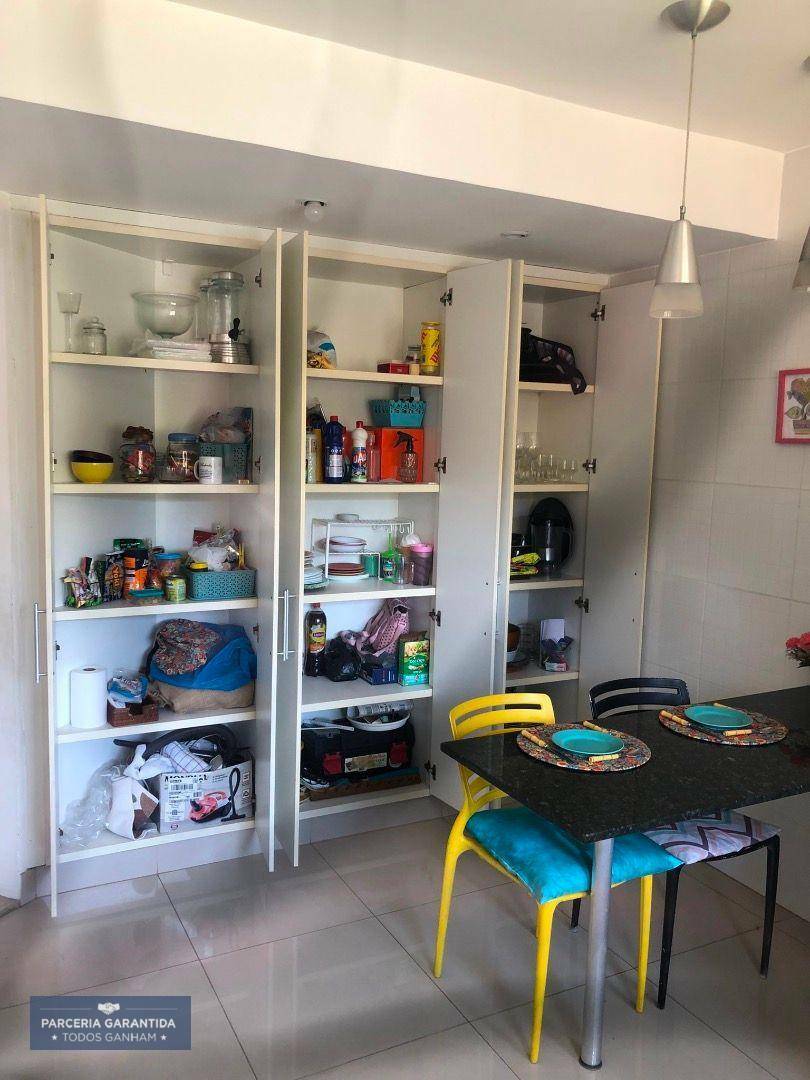 Casa à venda com 3 quartos, 240m² - Foto 7