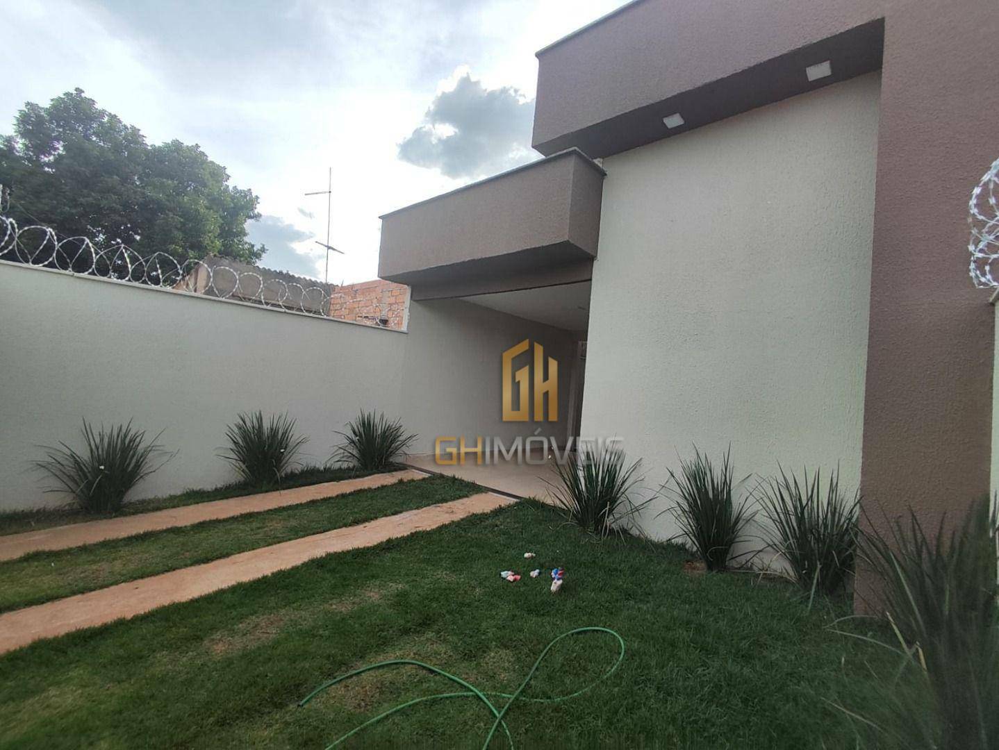 Casa à venda com 3 quartos, 111m² - Foto 2