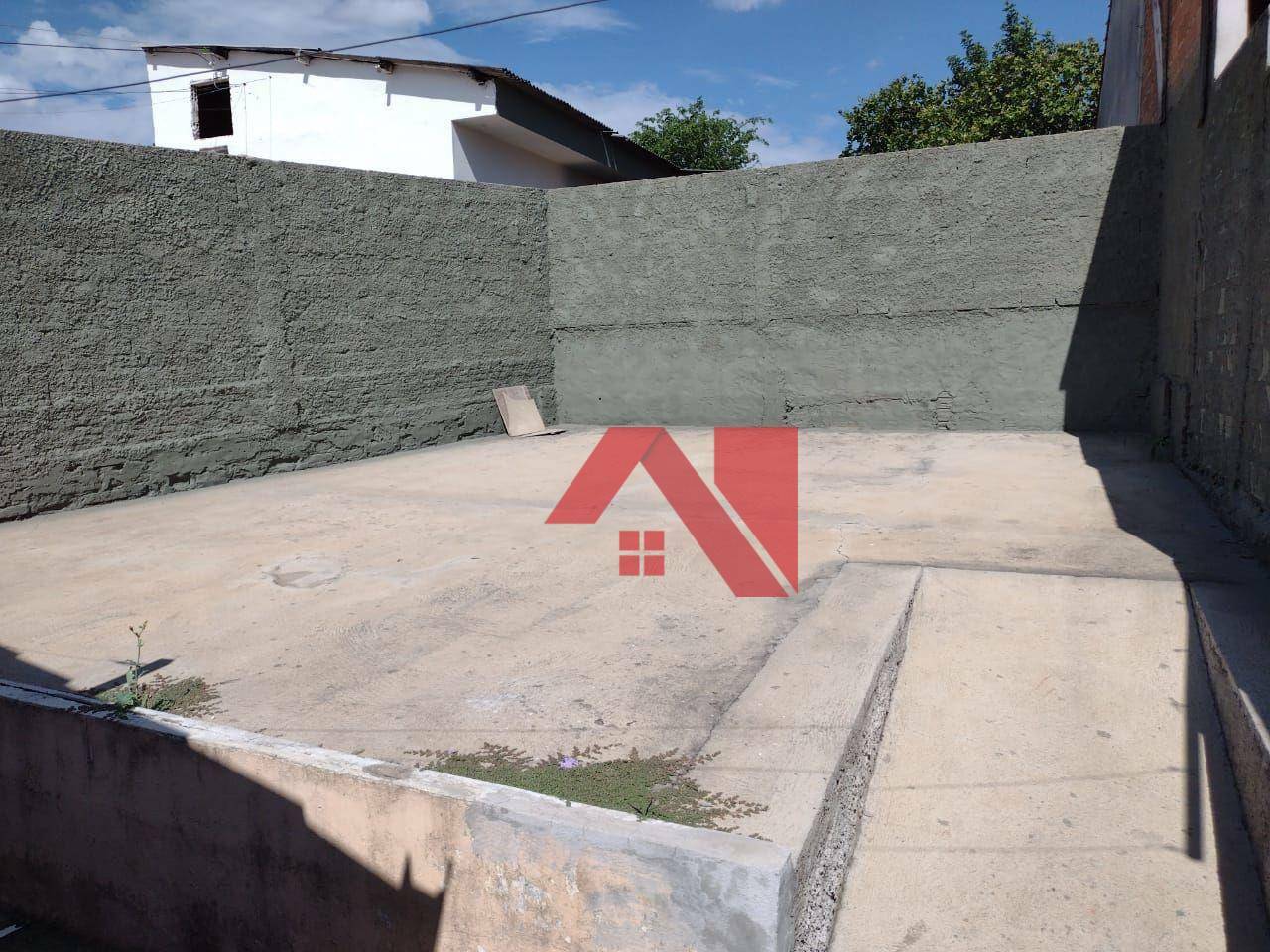 Casa à venda e aluguel com 3 quartos, 120m² - Foto 2