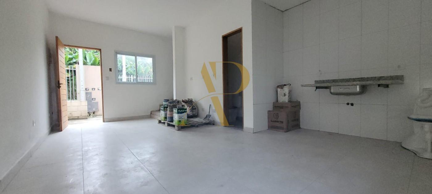 Casa à venda com 2 quartos, 62m² - Foto 3