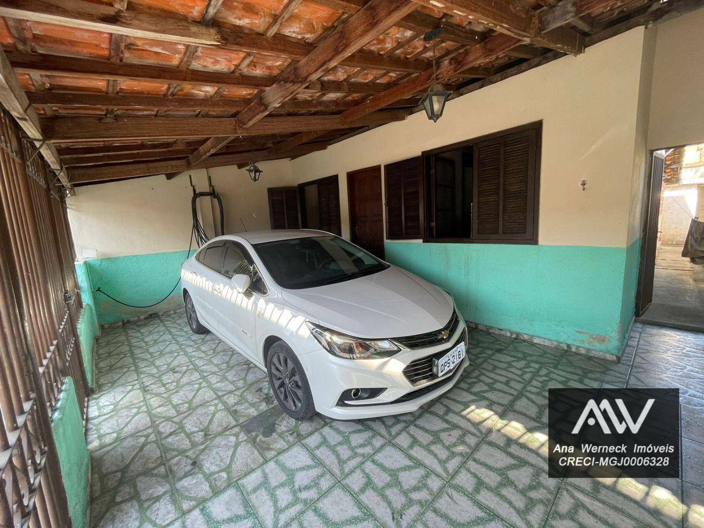 Casa de Condomínio à venda com 4 quartos, 300m² - Foto 1