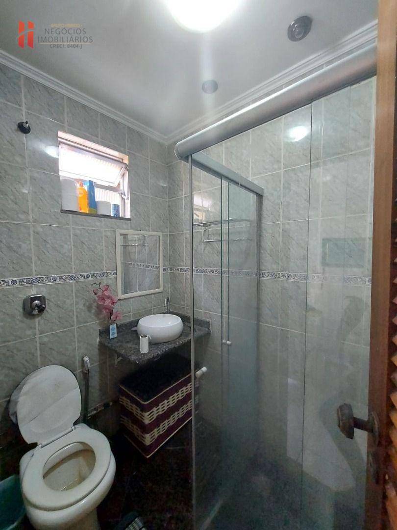 Casa à venda com 7 quartos, 260m² - Foto 24