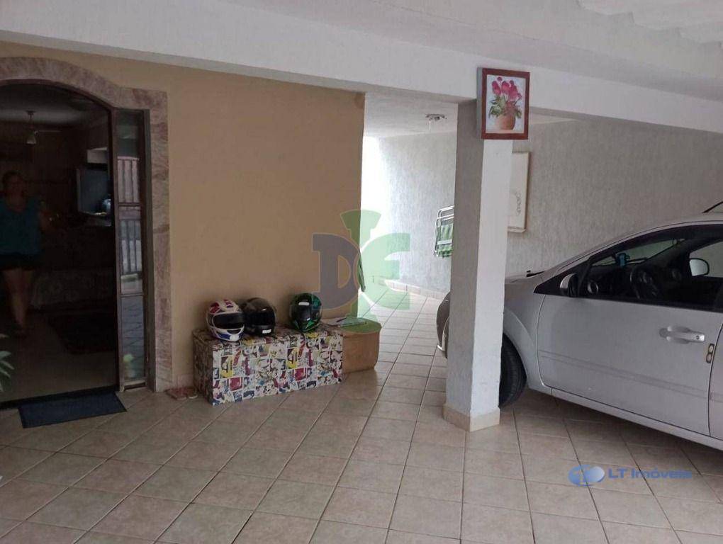 Casa à venda com 3 quartos, 138m² - Foto 29