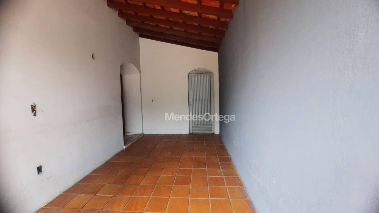 Casa, 3 quartos, 182 m² - Foto 3