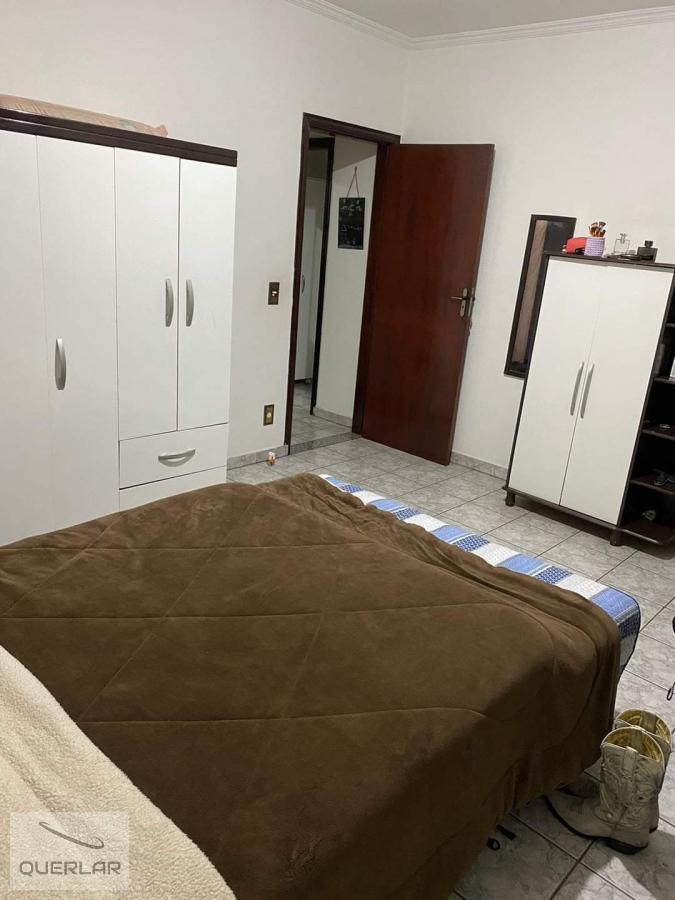 Sobrado à venda com 2 quartos, 216m² - Foto 3