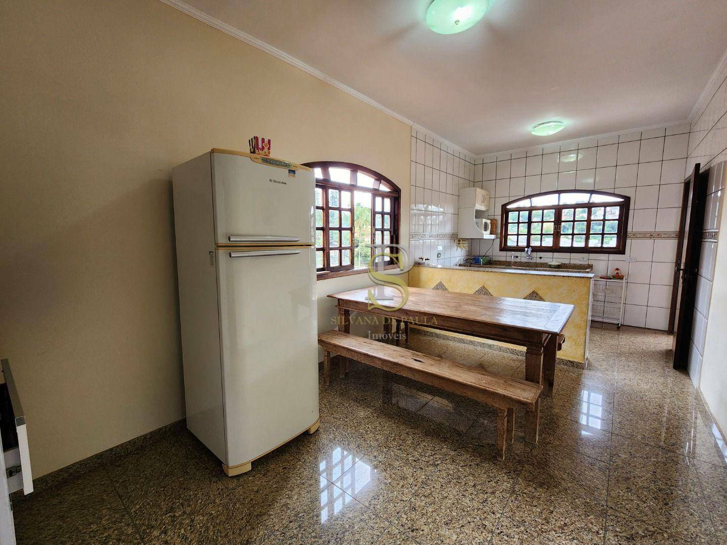 Casa à venda com 4 quartos, 230m² - Foto 11