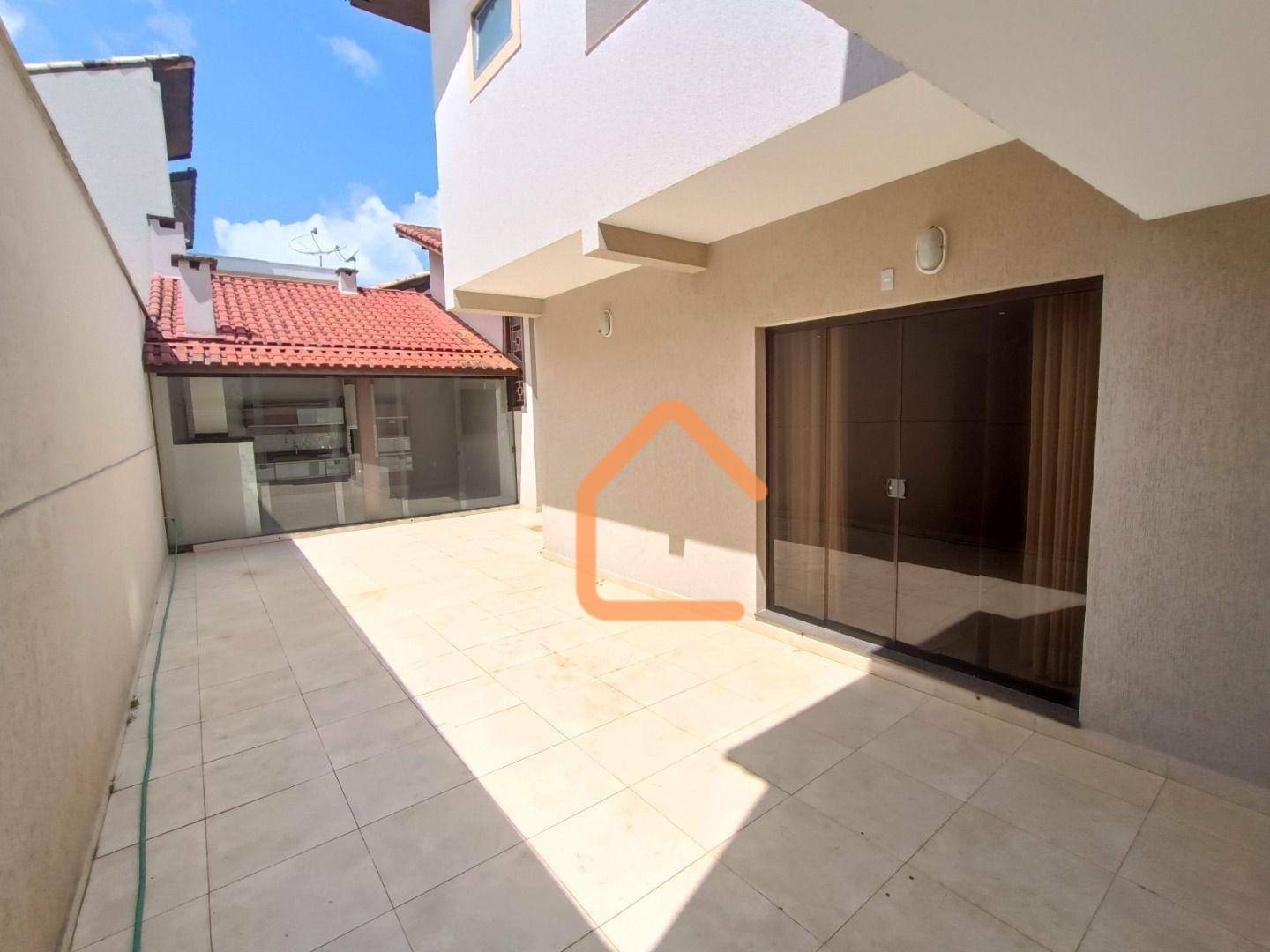 Casa para alugar com 4 quartos, 378m² - Foto 37