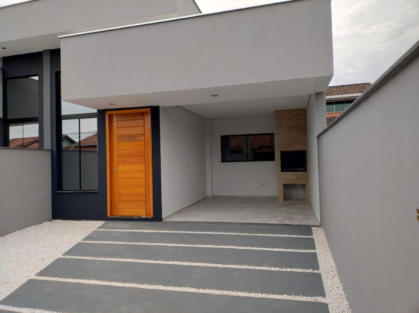 Casa à venda com 3 quartos, 108m² - Foto 1