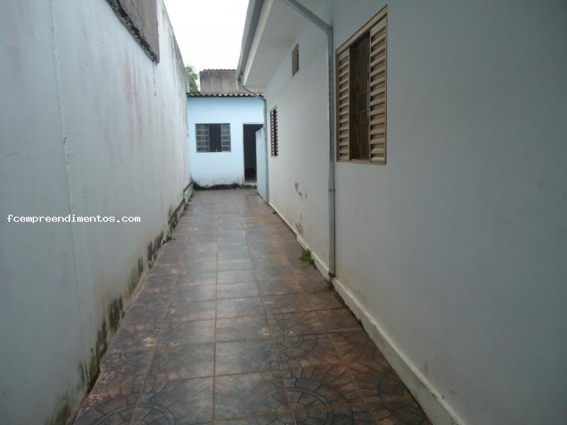 Casa à venda com 2 quartos, 250m² - Foto 14