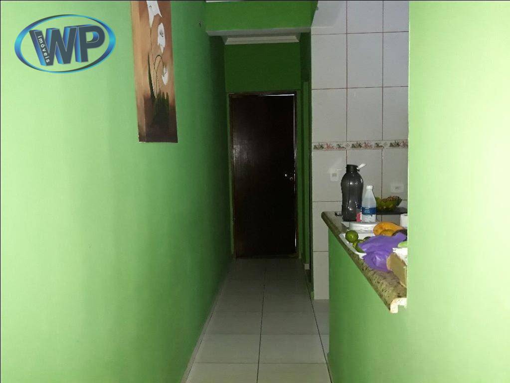 Casa à venda com 4 quartos, 200m² - Foto 18