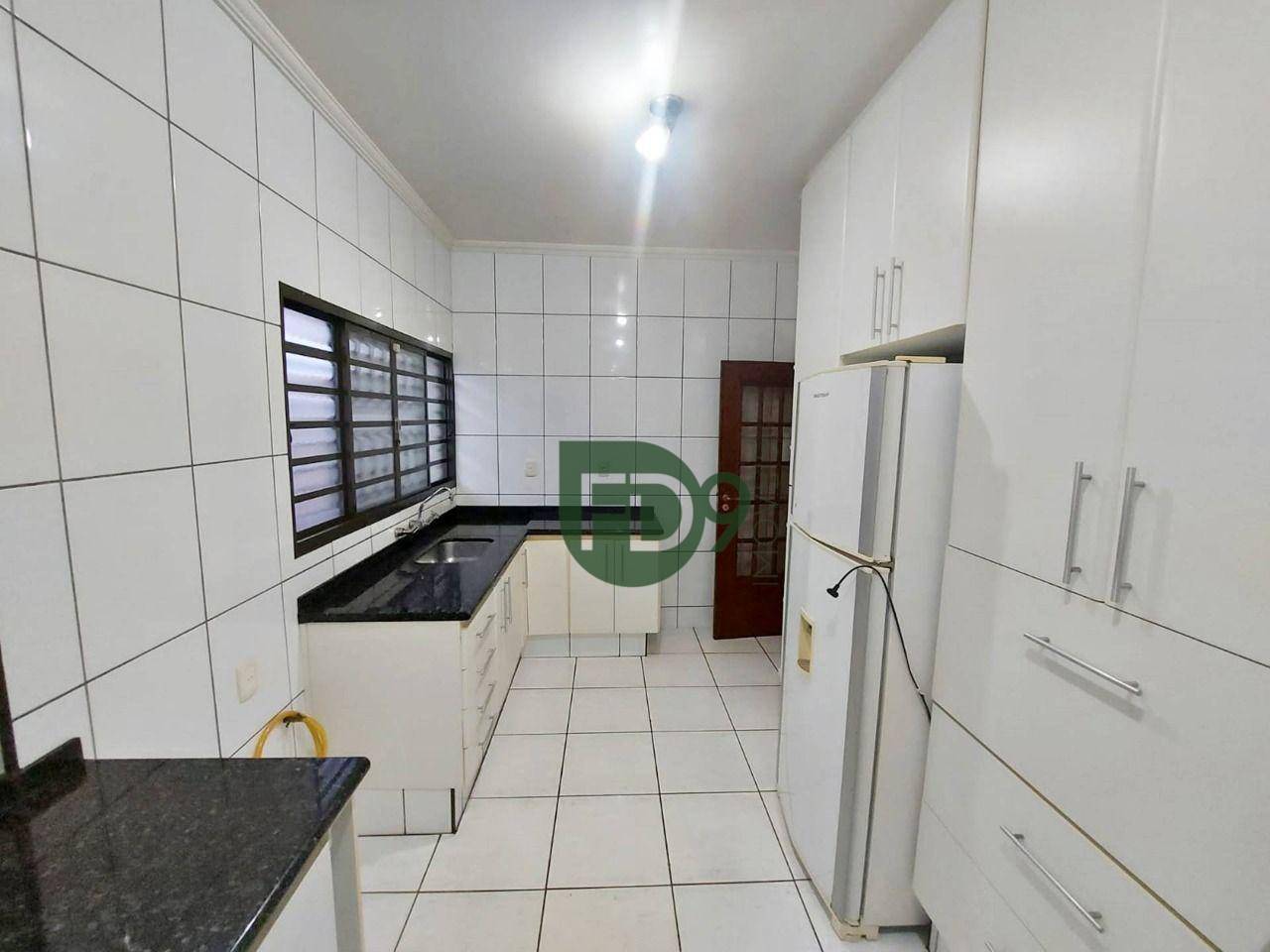 Casa à venda com 3 quartos, 272m² - Foto 9