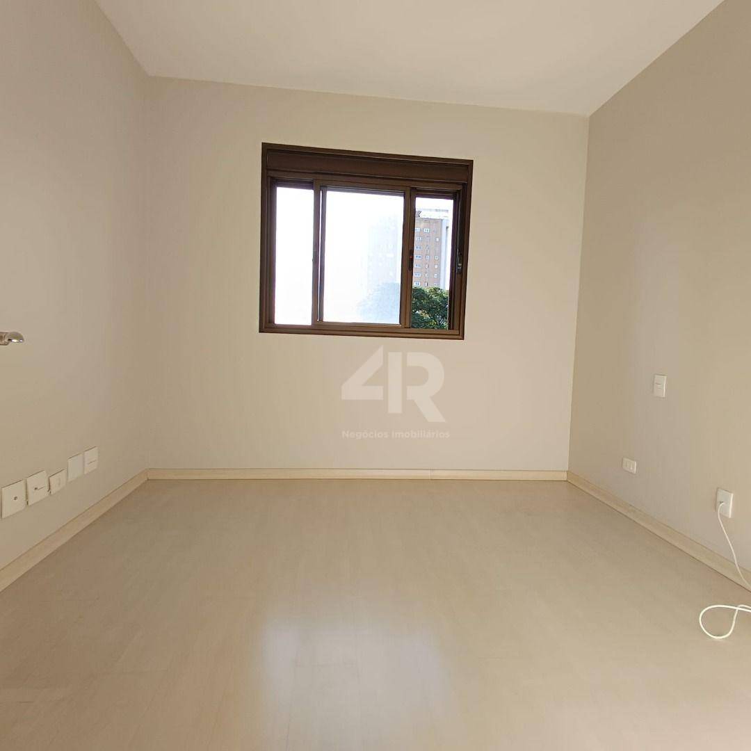 Apartamento para alugar com 3 quartos, 254m² - Foto 11