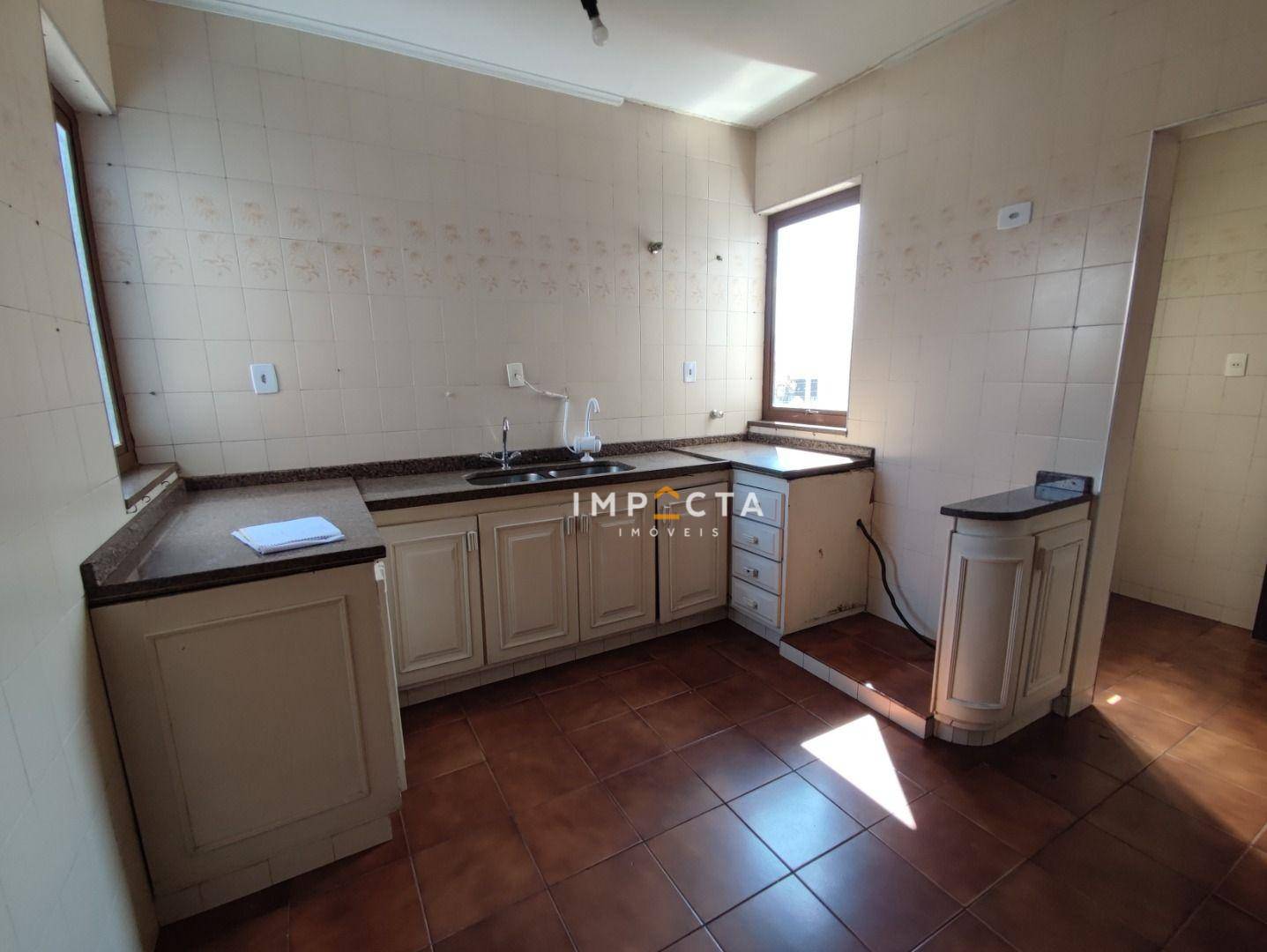 Apartamento à venda com 3 quartos, 180m² - Foto 11