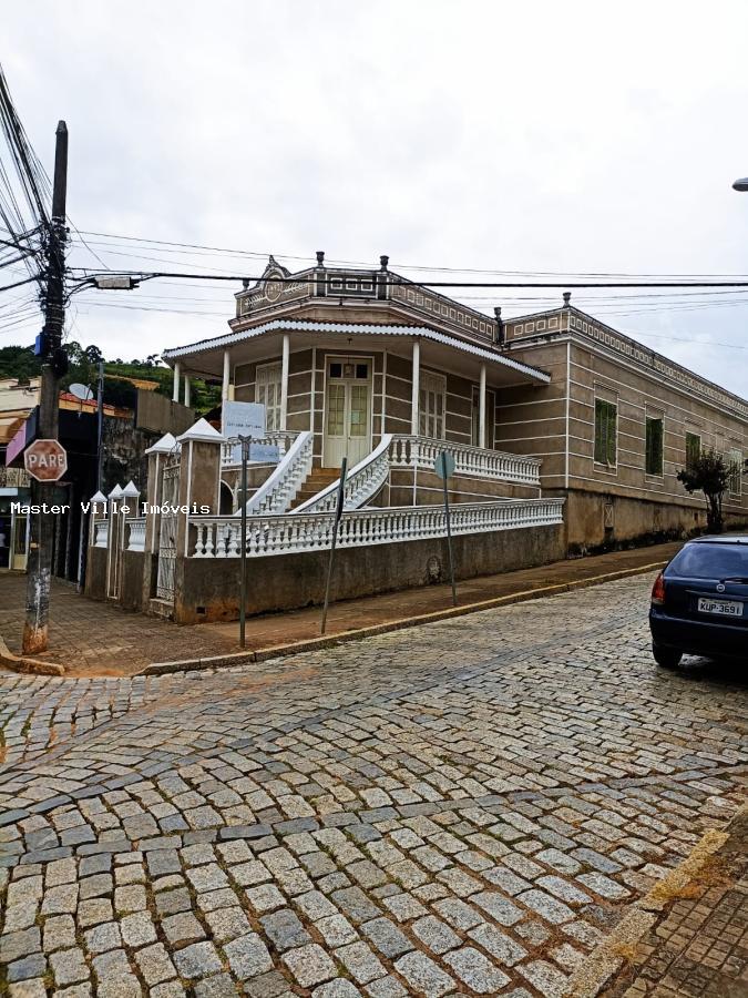 Casa para alugar com 5 quartos, 2479m² - Foto 1