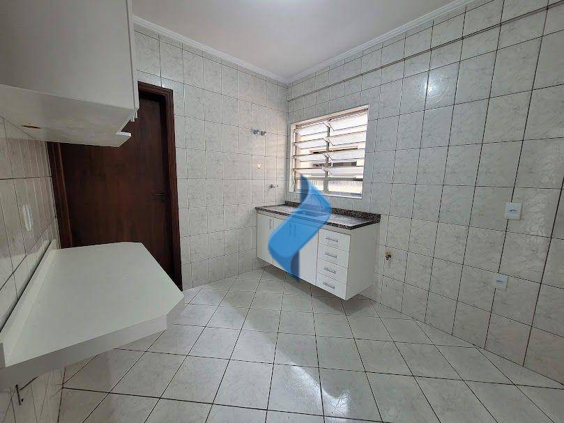 Apartamento para alugar com 1 quarto, 50m² - Foto 13