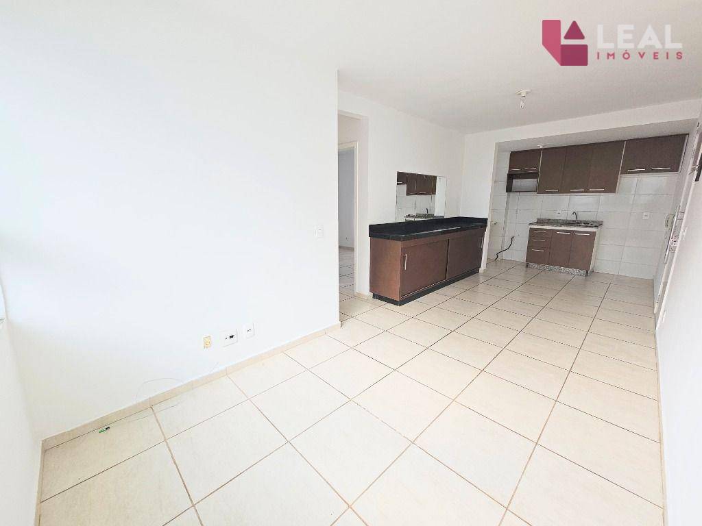 Apartamento para alugar com 2 quartos, 50m² - Foto 3